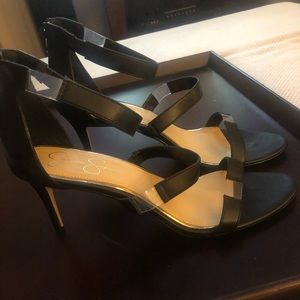 Jessica Simpson size 11M